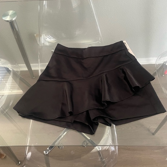 Zara Pants - Zara Black Skort with Modern Design